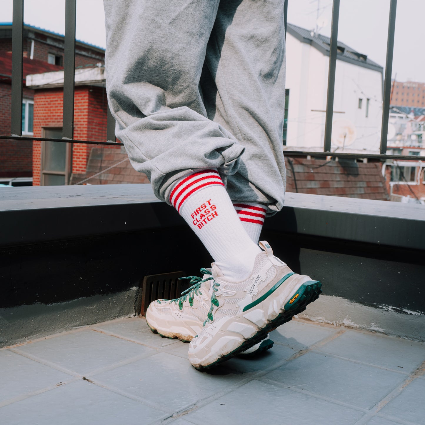 FIRST CLASS BITCH RED - WHITE SOCKS