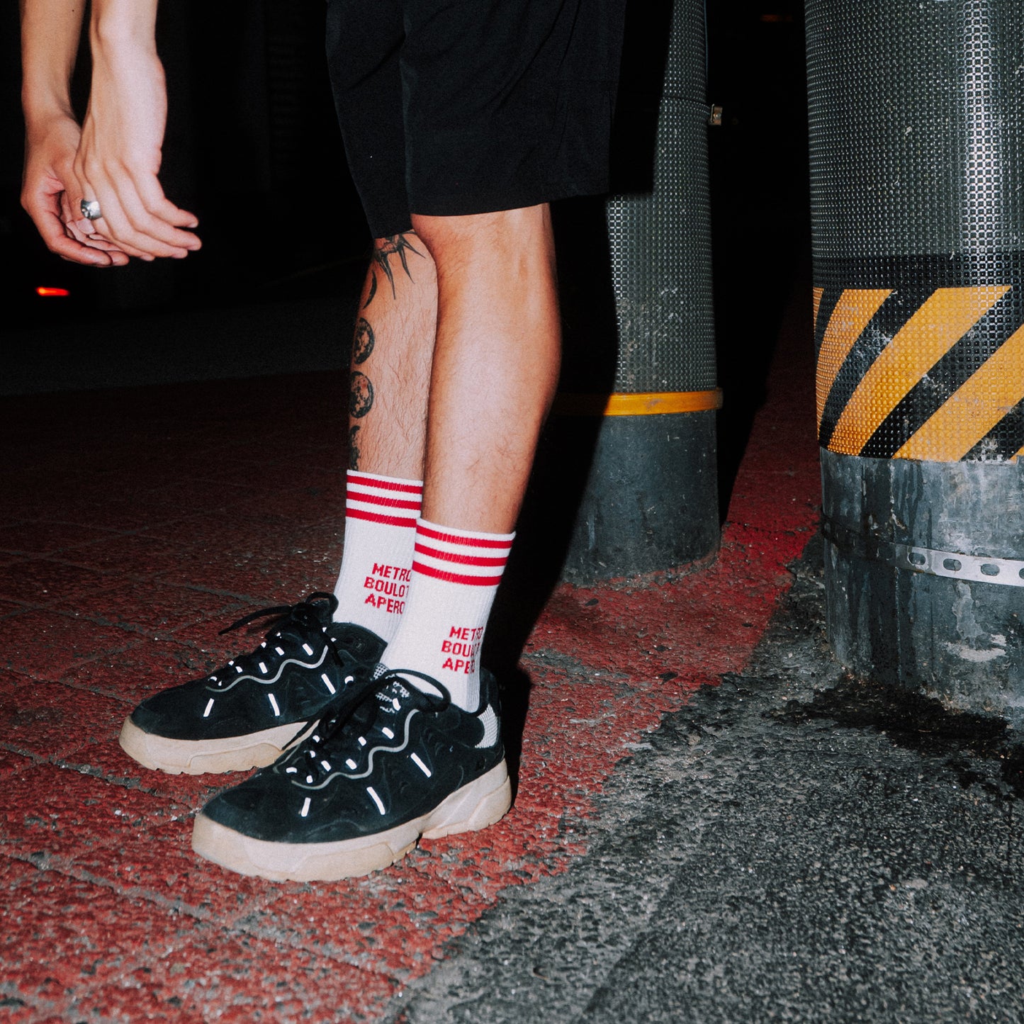 METRO BOULOT APERO RED - WHITE SOCKS