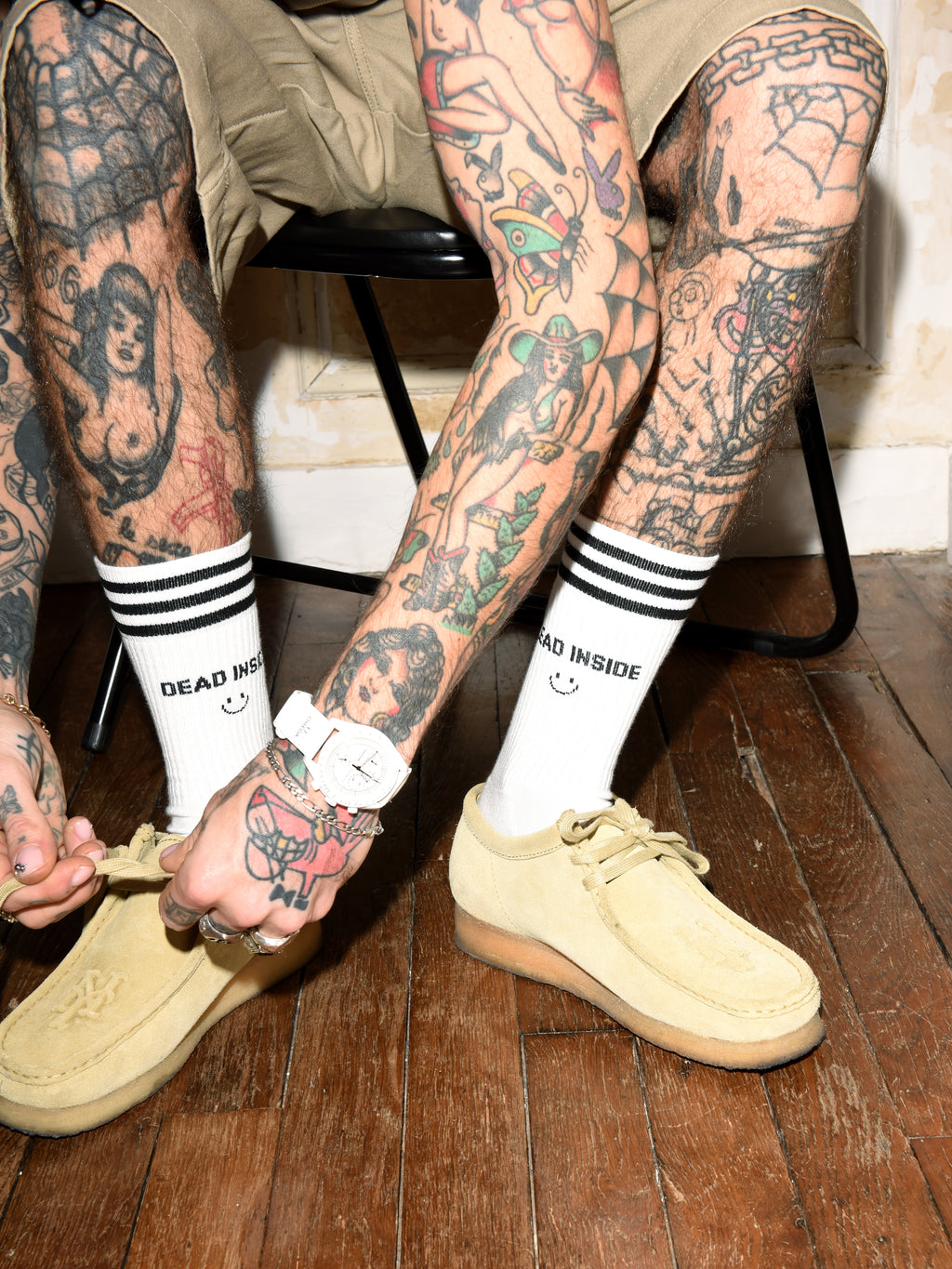 DEAD INSIDE :) BLACK - WHITE SOCKS